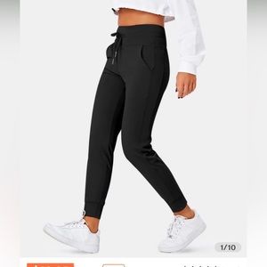 Halara Joggers
